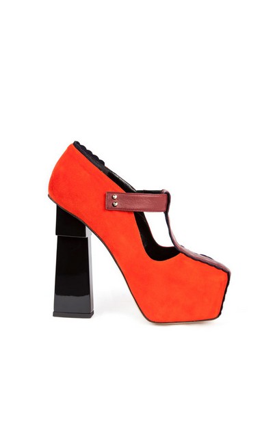 Orange flatform shoes from Aperlaï