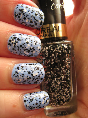 Blue nails with glitter