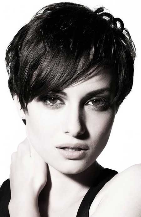 Best short hairstyle for long faces