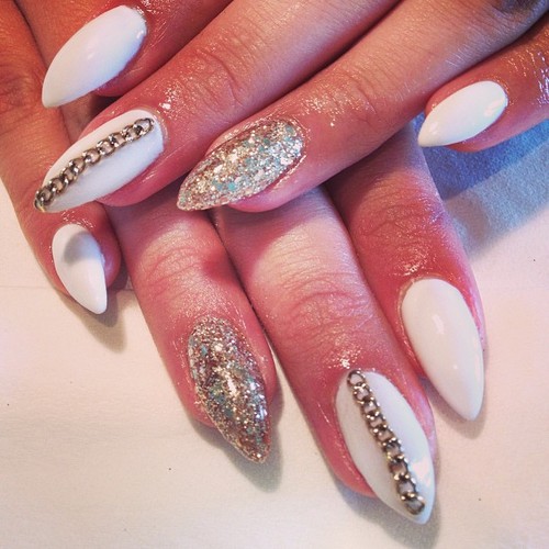 White and gold nails for noble nail designs