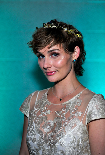 Clare Bowen Cute Hair via stylebistro