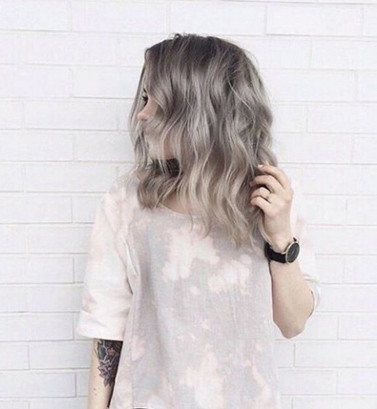 Pretty shaggy hairstyle for ash gray hair