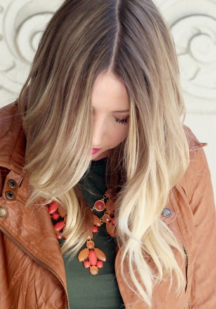 Simple long wavy hairstyle for ash blonde hair