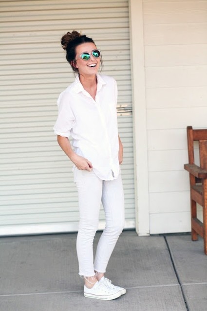 Great sunglasses for a completely white outfit - casual white outfit 