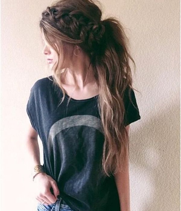 Chaotic ponytail hairstyle with braids