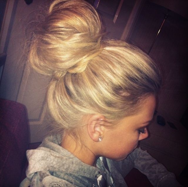 Chaotic top knot for long hair