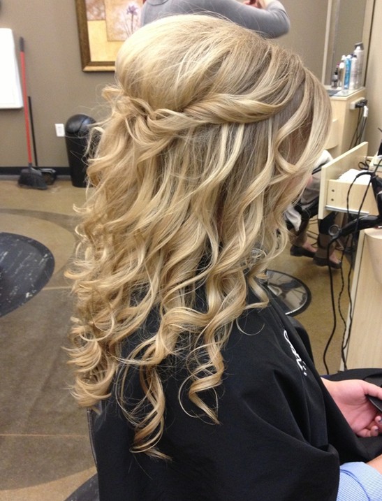 Long blonde wavy hair for prom hairstyles