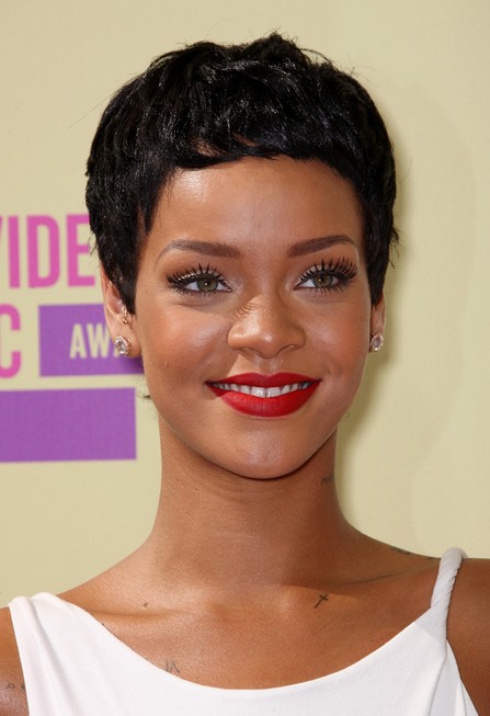 Rihanna Short Boy Cut for black women "width =" 465