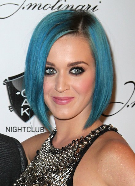 Katy Perry Short Blue A Line Bob Hairstyles "width =" 465