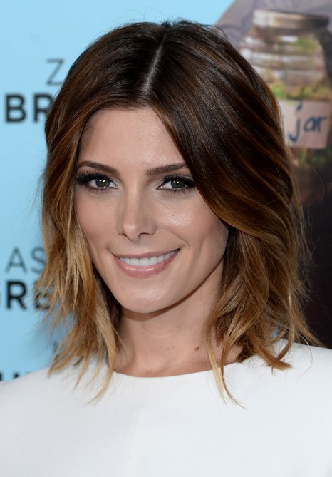 Ashley Greene Short Layer Ombre Bob Hairstyle for Women "width =" 465