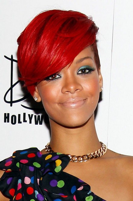 Rihanna Short Red side part haircut for black women "width =" 465