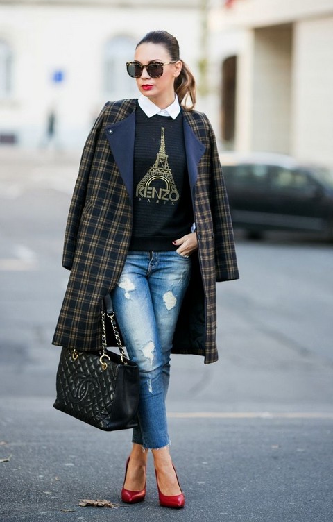 Un Peu Français - Cashmere in the style of a black Kenzo sweater and boyfriend jeans