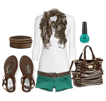 Daily outfit look, white knitted top, teal shorts and sandals