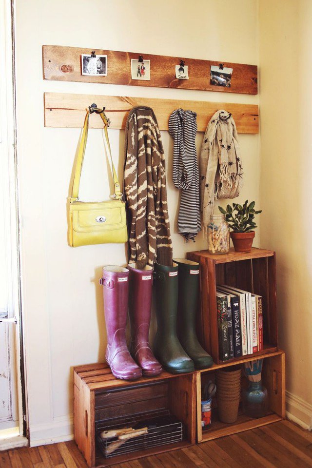 Boot organization - front entrance