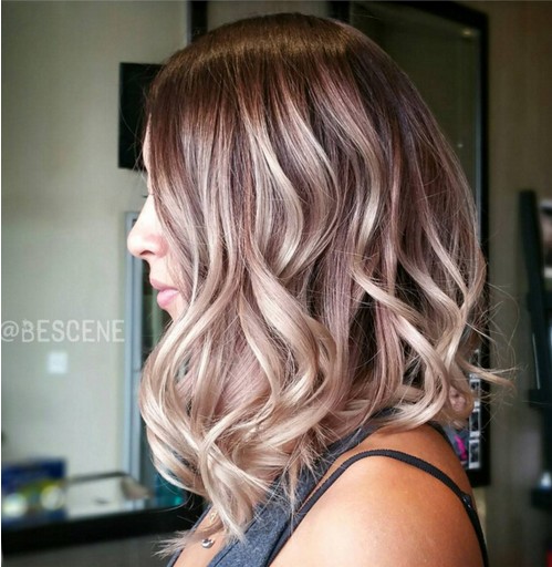 Medium wave hairstyle for ombre hair