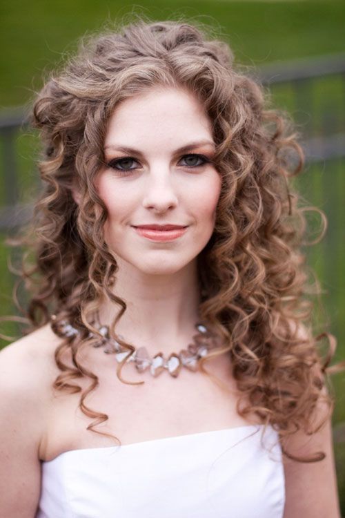 Beautiful curly wedding hairstyle