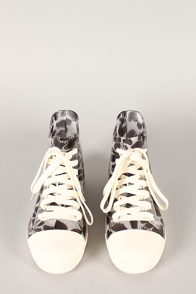 Front view of the Jelly Leopard lace-up sneaker