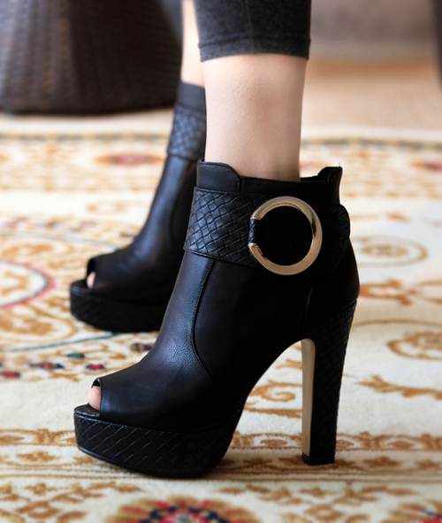 High heels in fish head style for women