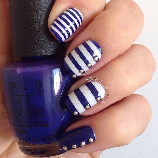 Blue striped nail design