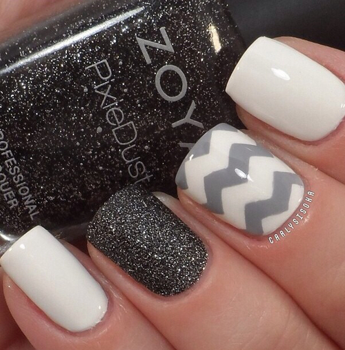 White and gray nails