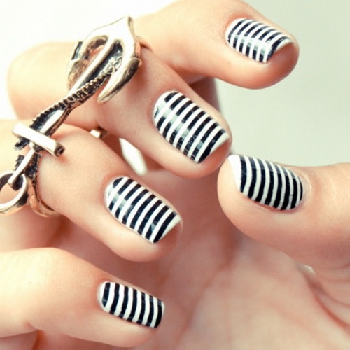 Black and white stripes nails