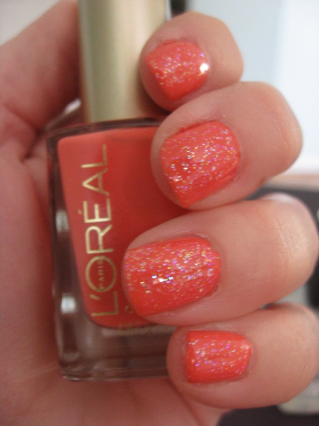 Red nails with glitter