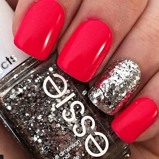 Glittering red nails
