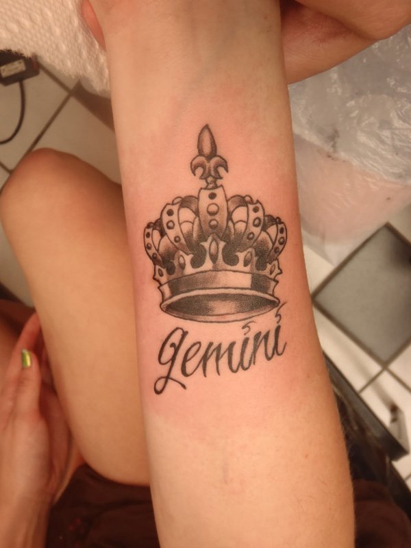 King Crown tattoo for women