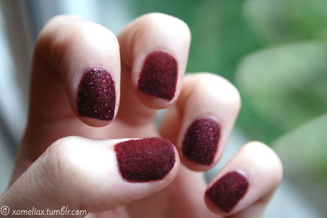 Flock Burgundy Nail Design "width =" 450