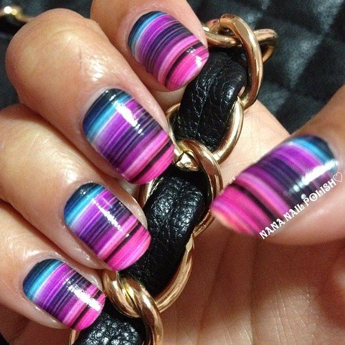 Water marble striped nail art