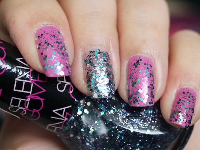 Light pink glitter nails