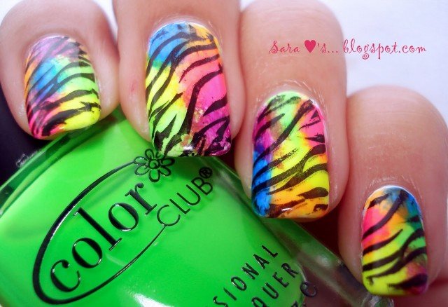 Zebra print nails