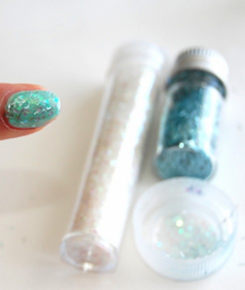 glitter nails