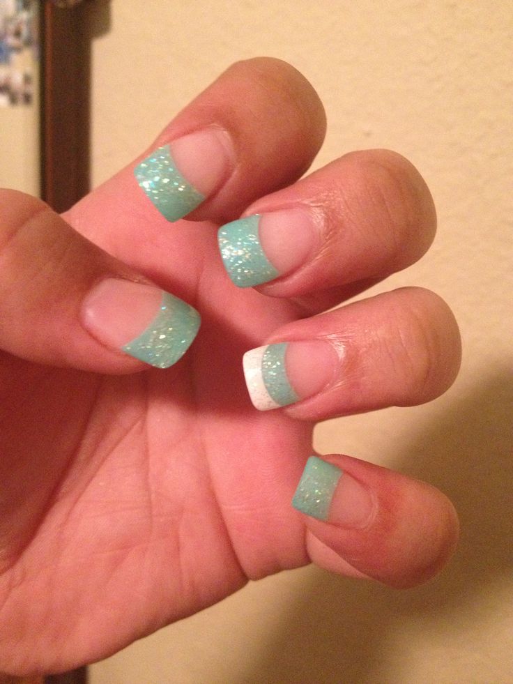 Simple blue-green nails