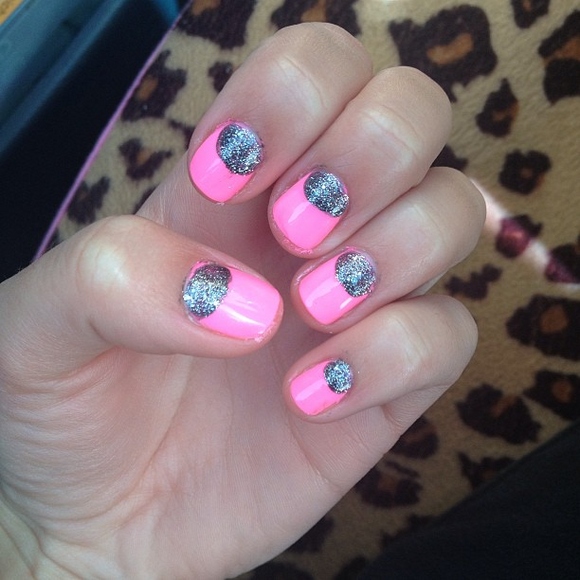 Pink nails with glitter