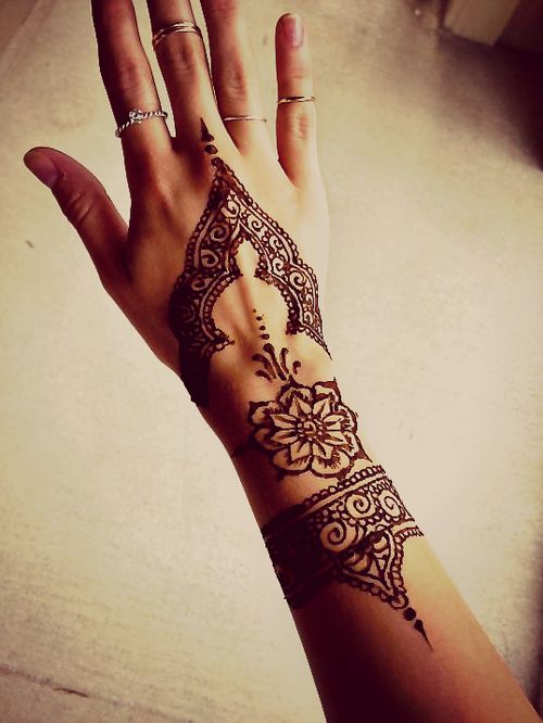 Henna design