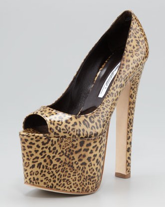 Brian Atwood Alesha platform pumps in patent leather with leopard print