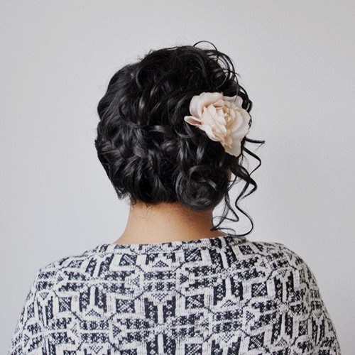 Chaotic updo with flowers
