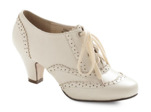 Oxford heels in ivory