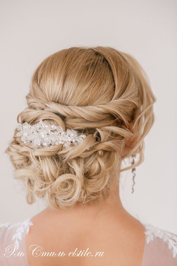 Classy updo for weddings