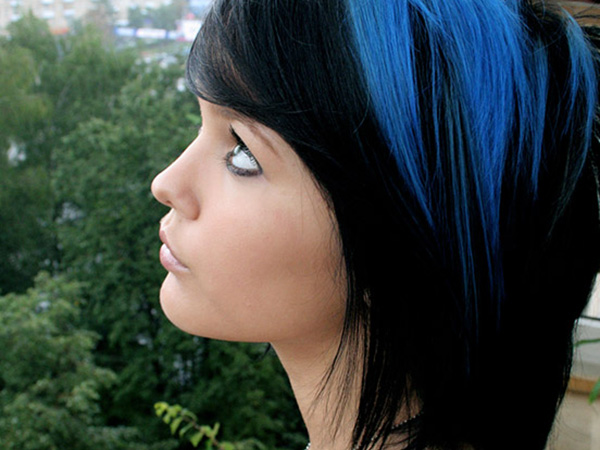 Edgy medium hairstyle for blue and black hair