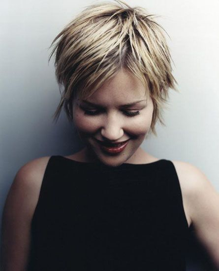 Simple short pixie haircut for summer hairstyles