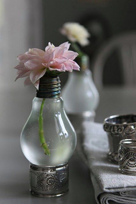 Bulb vase for spring