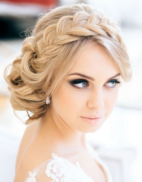 Perfect braided updo for the wedding