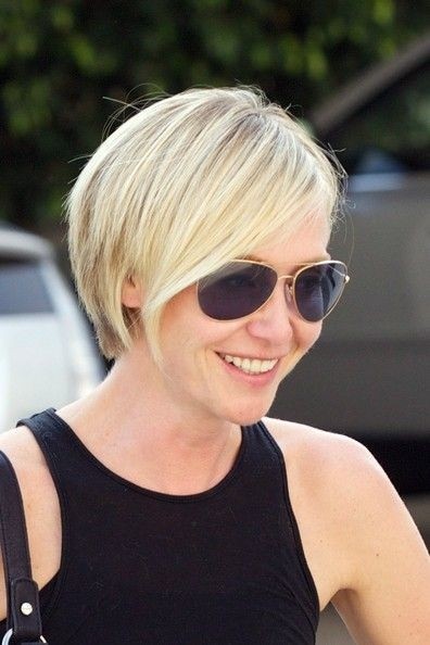 Portia de Rossi Short blonde hairstyle with layers