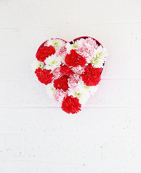 Installation of the flower heart wall