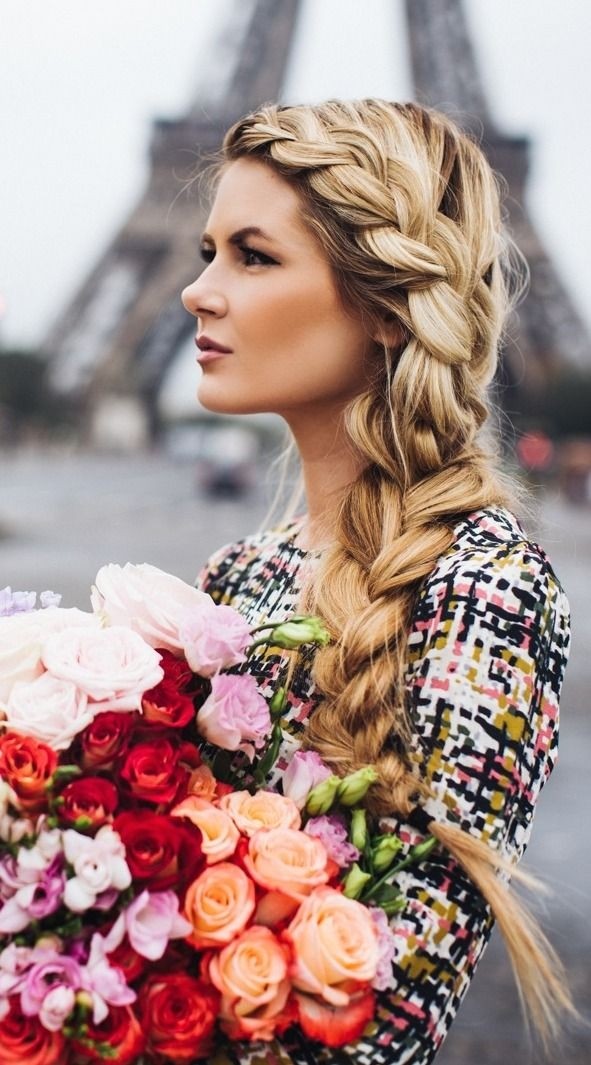 Loose French side braided hairstyle