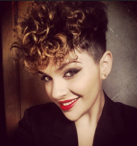 Cool short hairstyle for curly hair