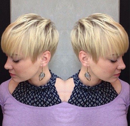 Short blonde hairstyle for straight hair