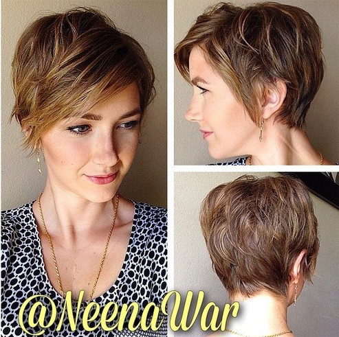 Short wavy hairstyle for long face